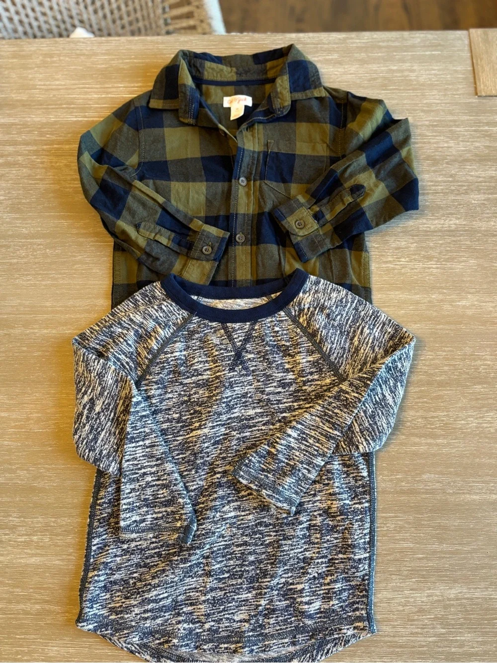Bundle of toddler boy clothing (4T), cute outfits, 15 pieces! MIX & MATCH! - Picture 4 of 16
